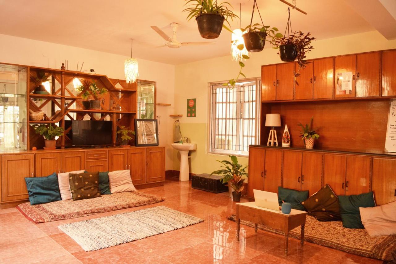 Be Animal Hostel Bangalore Bagian luar foto